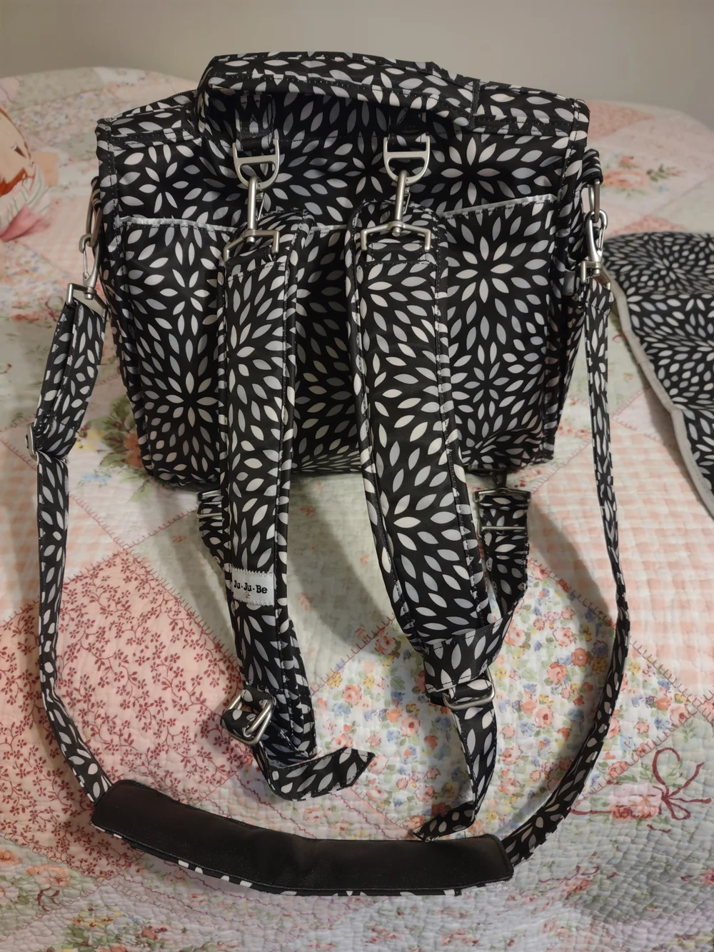 Ju-Ju-Be Black & White Floral Dot Organizer Bag